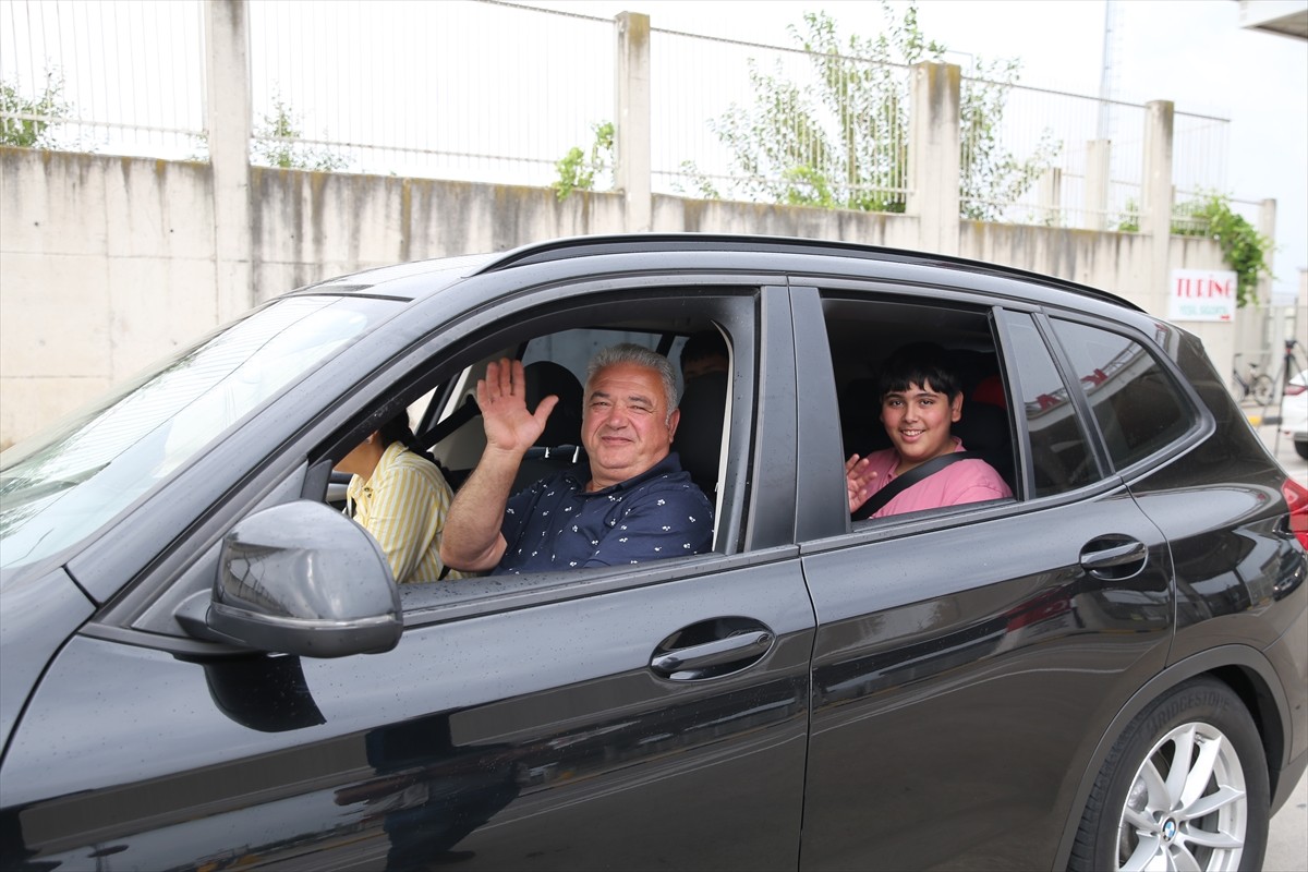 Yıllık izinlerini memleketlerinde geçirmek için yola çıkan gurbetçilerin yurda gelişleri sürüyor....