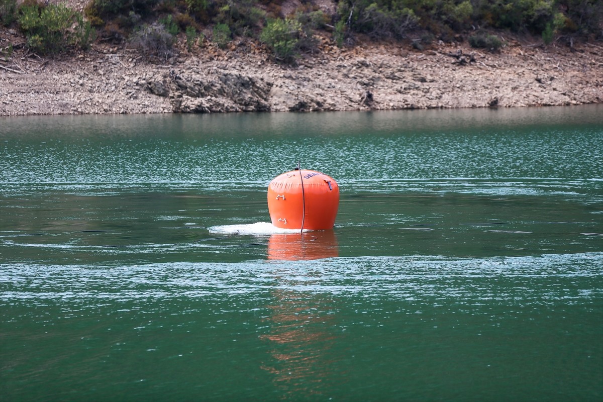Adana'nın Kozan ilçesinde, 2 Ağustos'ta orman yangınına müdahale ederken baraj gölüne düşen...