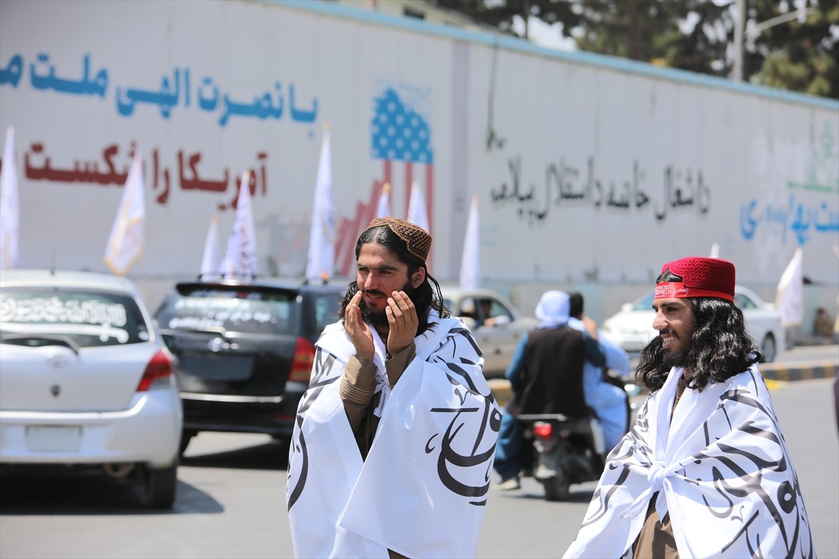 Afganistan yönetimi, bir zamanlar ABD'nin askeri üs olarak kullandığı Begram Hava Üssü'nde...