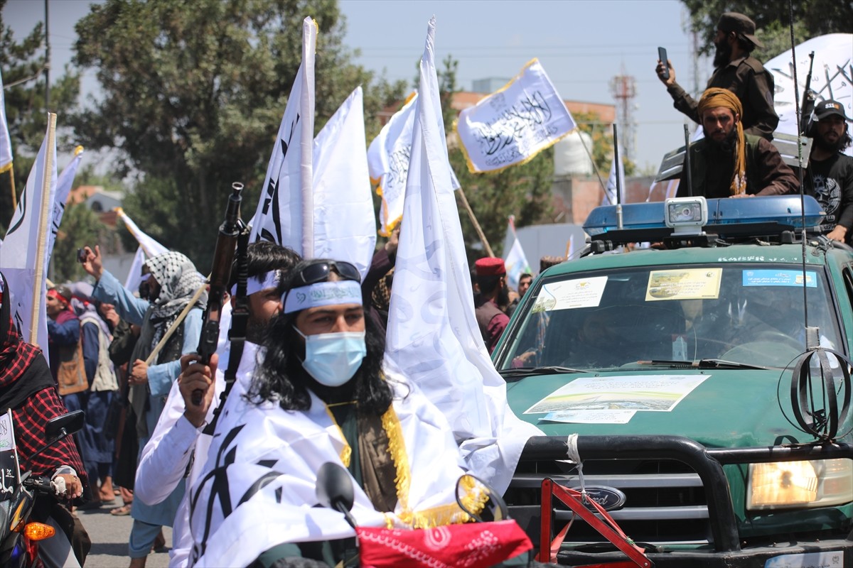 Afganistan yönetimi, bir zamanlar ABD'nin askeri üs olarak kullandığı Begram Hava Üssü'nde...