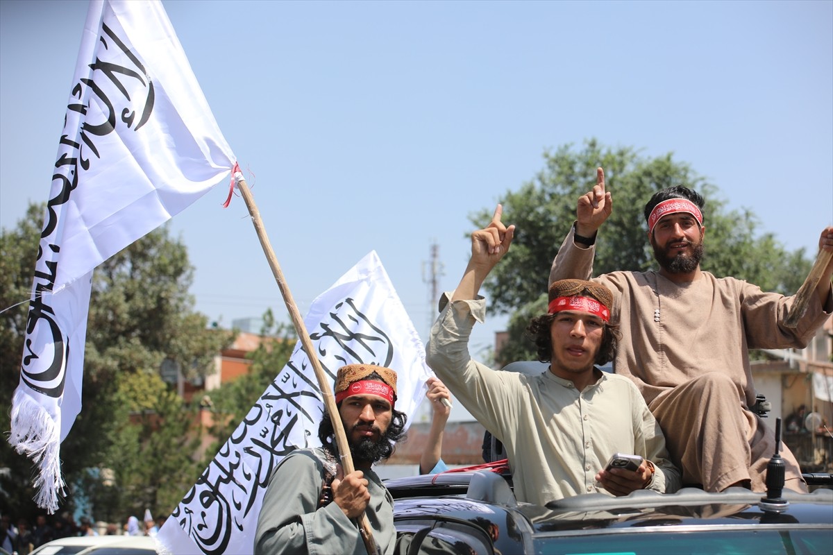 Afganistan yönetimi, bir zamanlar ABD'nin askeri üs olarak kullandığı Begram Hava Üssü'nde...