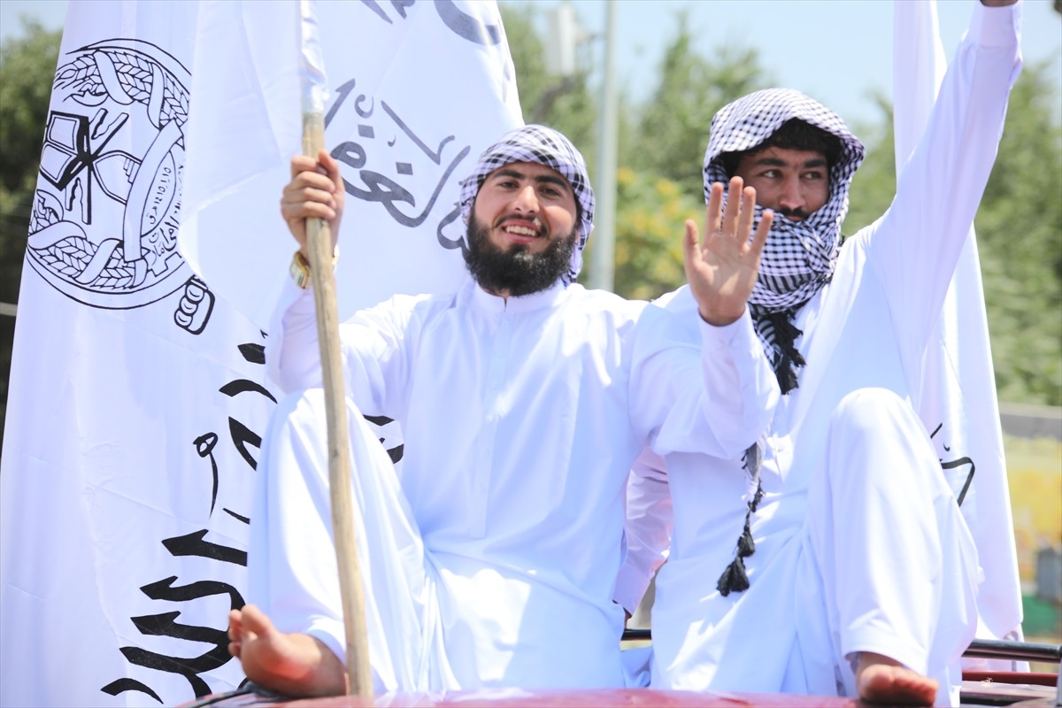 Afganistan yönetimi, bir zamanlar ABD'nin askeri üs olarak kullandığı Begram Hava Üssü'nde...