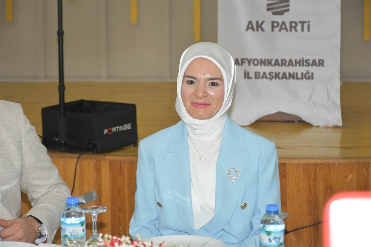 Aile ve Sosyal Hizmetler Bakanı Mahinur Özdemir Göktaş, Afyonkarahisar'da AK Parti İl...