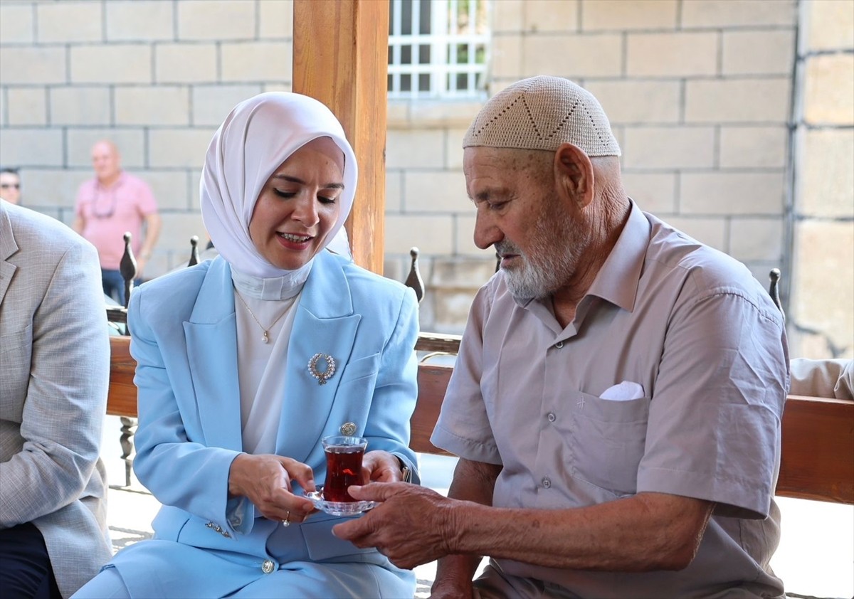 Aile ve Sosyal Hizmetler Bakanı Mahinur Özdemir Göktaş, Afyonkarahisar'da AK Parti İl...