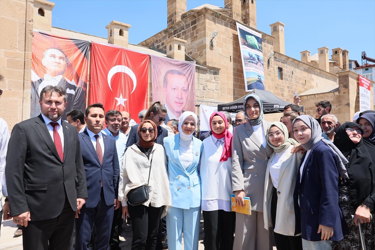 Aile ve Sosyal Hizmetler Bakanı Mahinur Özdemir Göktaş, Afyonkarahisar'da Döğer Belediyesi...