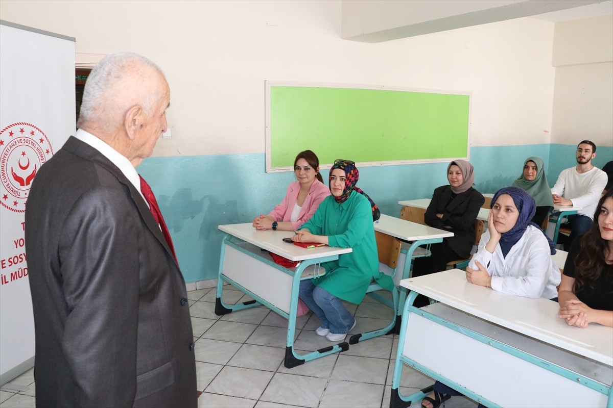 Aile ve Sosyal Hizmetler İl Müdürlüğünce, Yozgat Alparslan Türkeş Huzurevi'nde kalan yaşlılara...