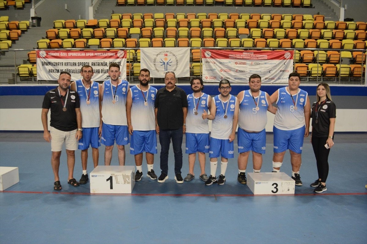 Ankara'da düzenlenen Özel Sporcular Basketbol Türkiye Şampiyonası'nda otizm-mental kategorisinde...