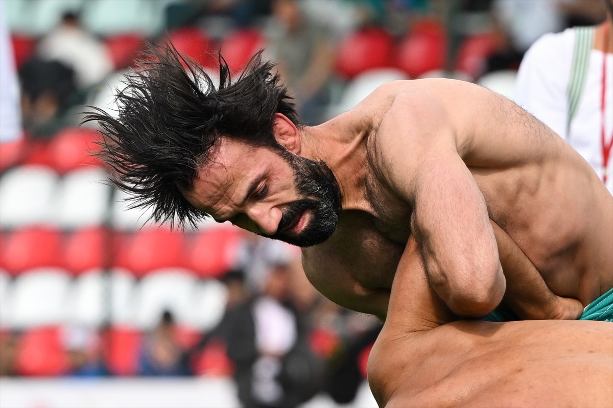 Ankara Büyükşehir ve Keçiören belediyeleri, Türkiye Geleneksel Güreşler Federasyonu ile Keçiören...