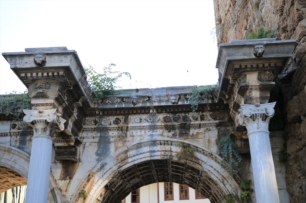 Antalya'nın tarihi Kaleiçi bölgesinin Dünya Kültürel ve Doğal Mirası Geçici Listesine eklenmesi...