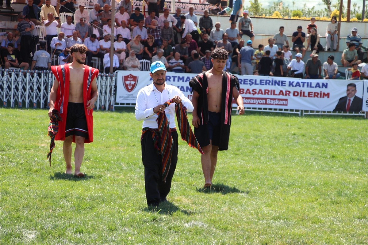 Aşırtmalı Aba Güreşi Türkiye Şampiyonası, Gaziantep'te başladı. Türkiye Geleneksel Güreşler...