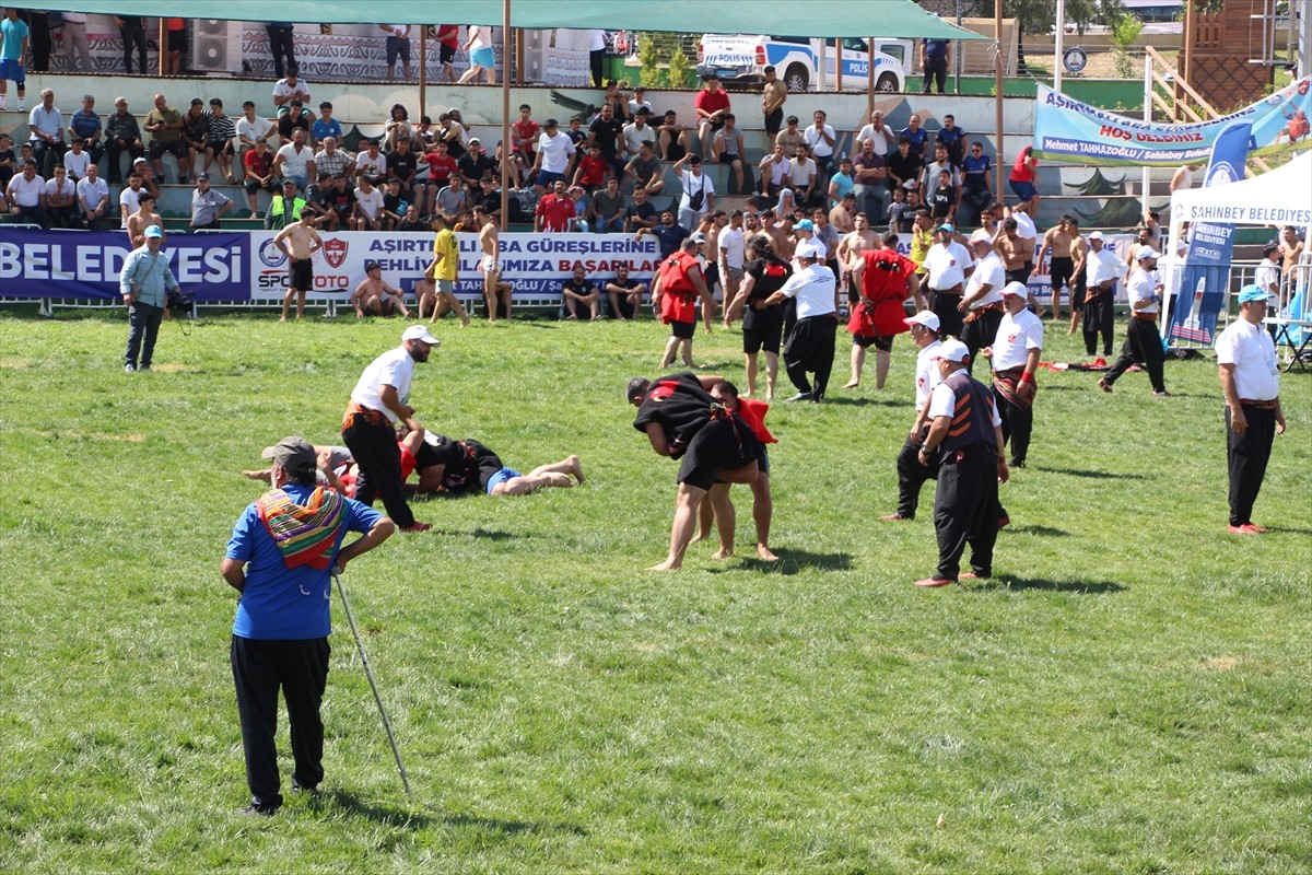 Aşırtmalı Aba Güreşi Türkiye Şampiyonası, Gaziantep'te başladı. Türkiye Geleneksel Güreşler...