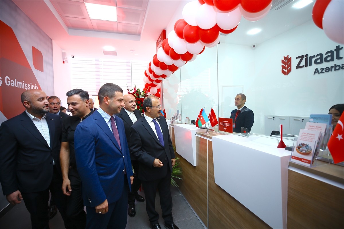 Bakü'de, Ziraat Bank Azerbaycan'ın 9. şubesi açıldı. Türkiye'nin Bakü Büyükelçisi Cahit Bağcı...