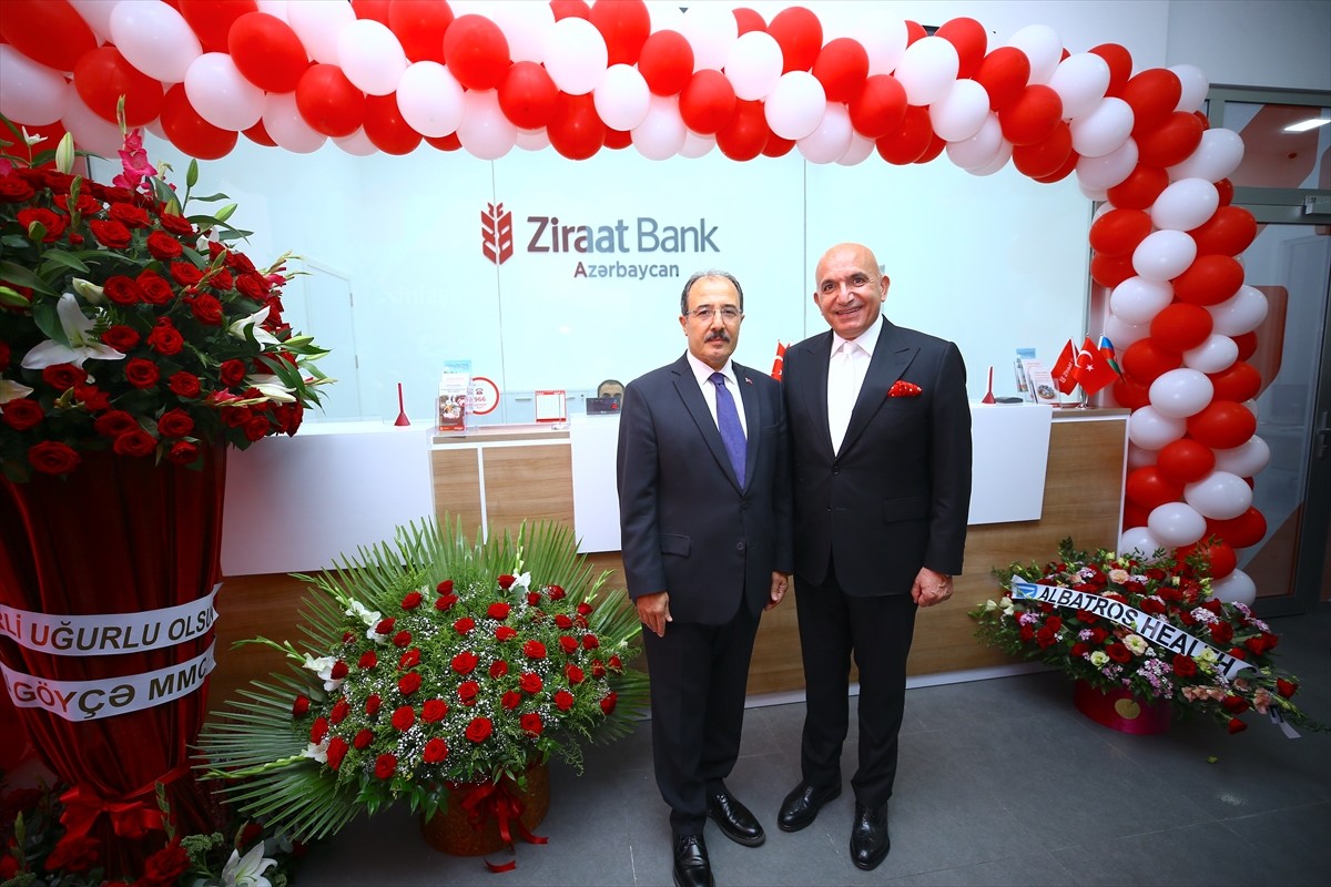 Bakü'de, Ziraat Bank Azerbaycan'ın 9. şubesi açıldı. Türkiye'nin Bakü Büyükelçisi Cahit Bağcı...