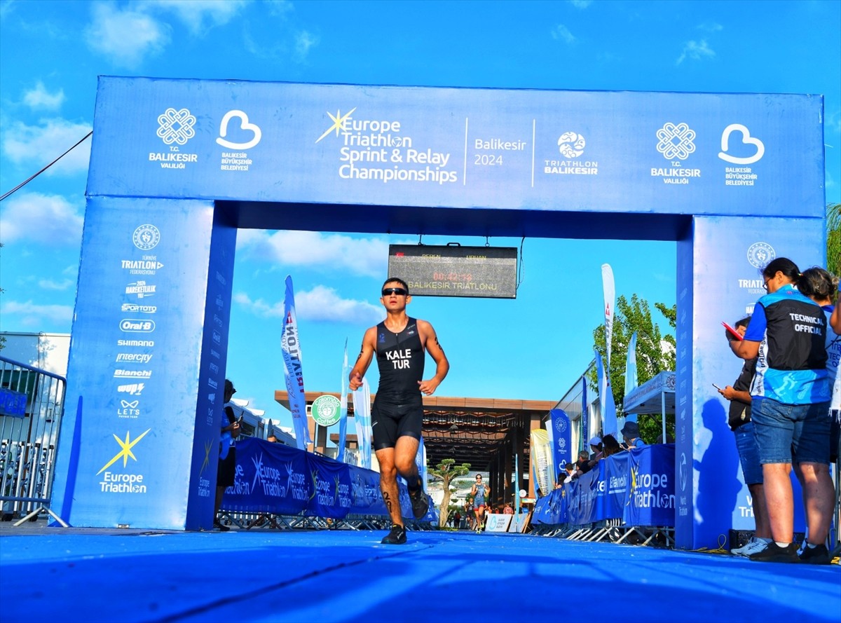 Balıkesir Büyükşehir Belediyesi ve Türkiye Triatlon Federasyonunun işbirliğiyle organize edilen...