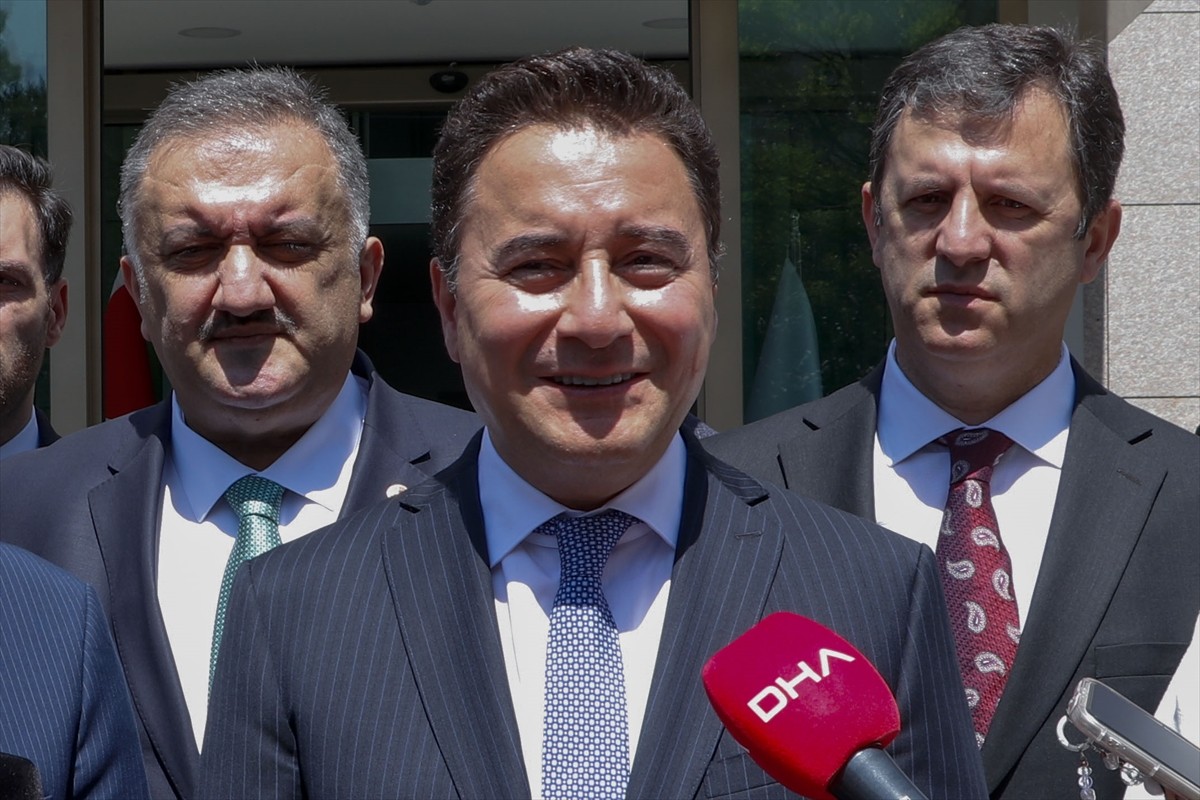 BBP Genel Başkanı Mustafa Destici, partilerini ziyaret eden DEVA Partisi Genel Başkanı Ali Babacan...