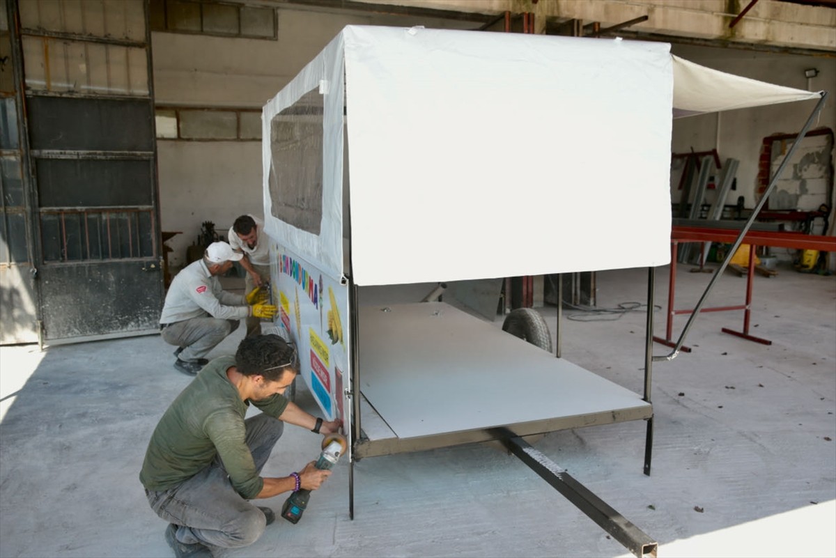 Bolu'nun Mengen ilçesinde, 55 yıllık demirci ustası babasının dükkanını ve mesleğini ayakta tutmak...