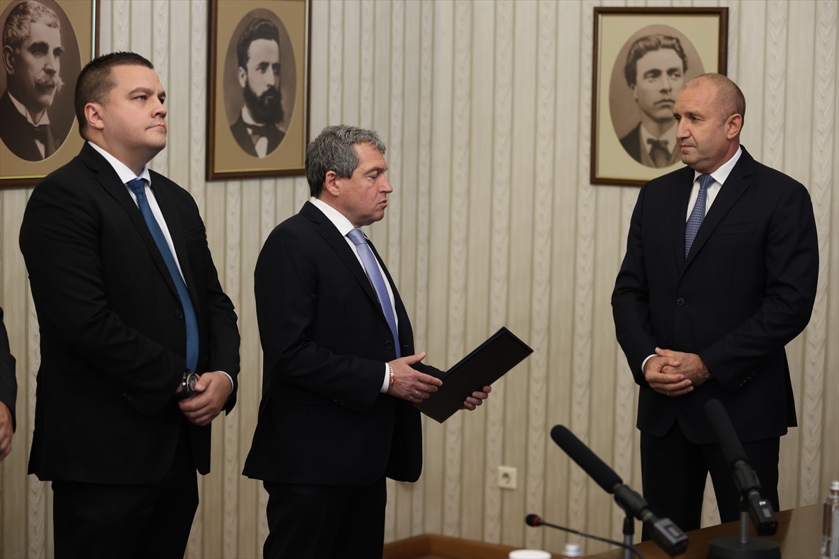 Bulgaristan Parlamentosunda en küçük gruba sahip Böyle Bir Halk Var (İTN) Partisinin...