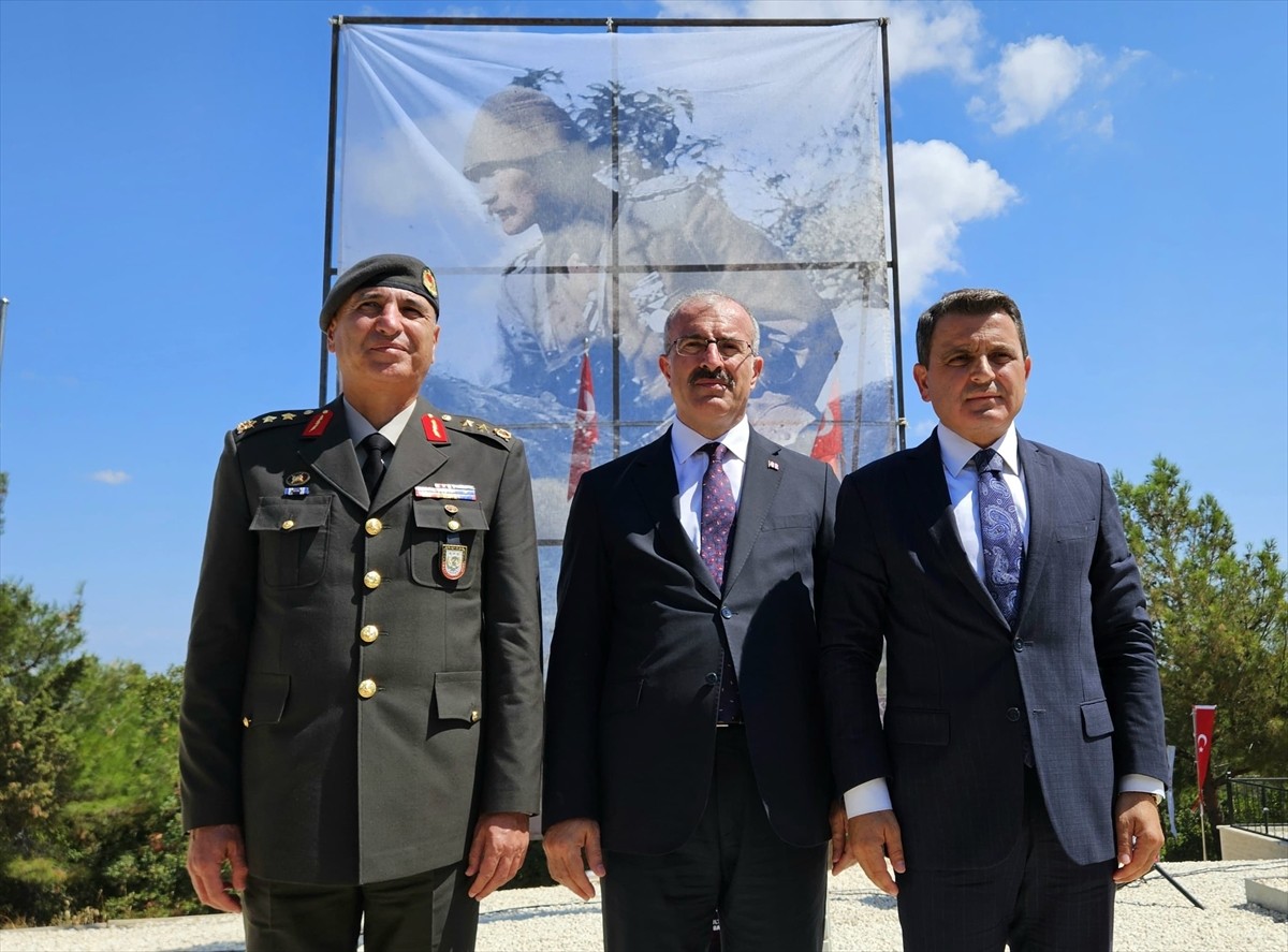 Çanakkale'de, Anafartalar Zaferi'nin 109. yıl dönümü dolayısıyla Tarihi Gelibolu Yarımadası'ndaki...