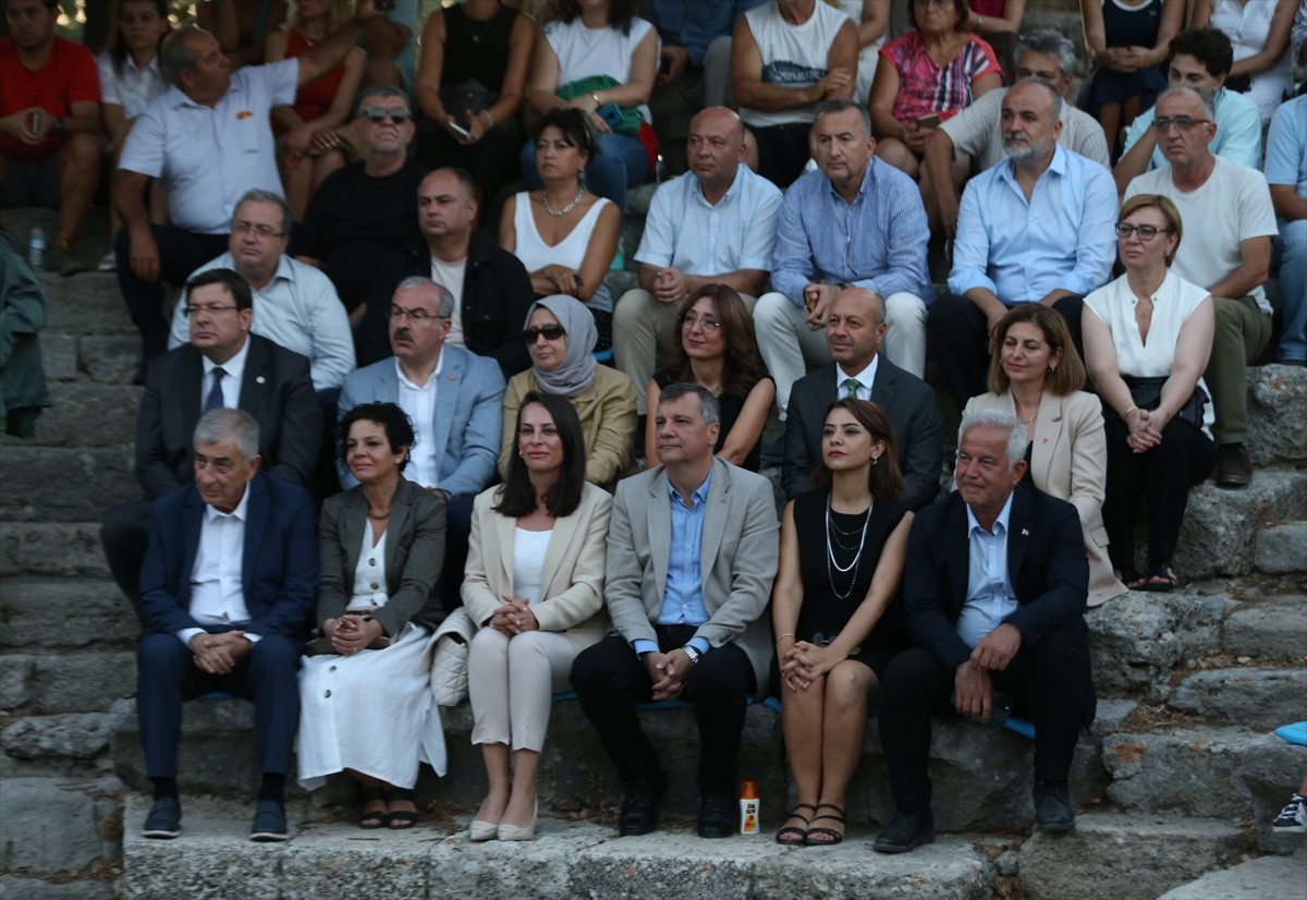 Çanakkale Belediyesince bu yıl 61'incisi düzenlenen Uluslararası Troia Festivali'nin resmi...