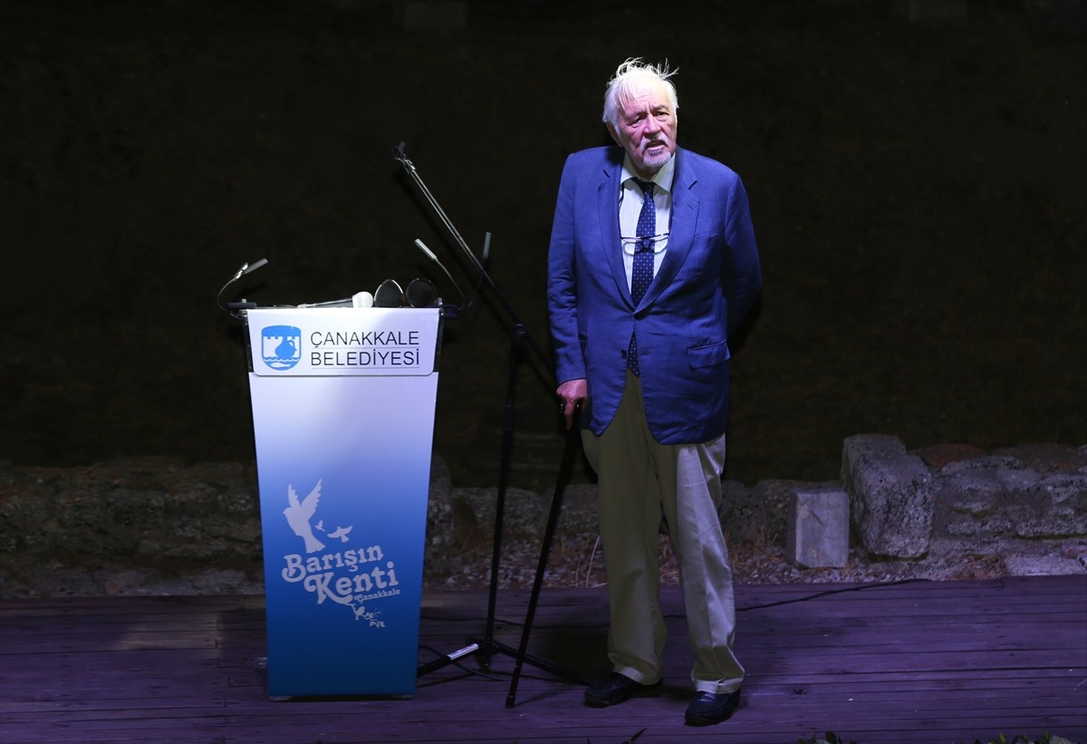 Çanakkale Belediyesince bu yıl 61'incisi düzenlenen Uluslararası Troia Festivali'nin resmi...