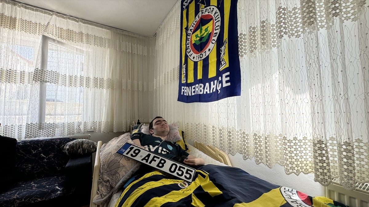 Çorum Emniyet Müdürü Arif Pehlivan (solda), sosyal medya hesabından yayınladığı video ile adının...