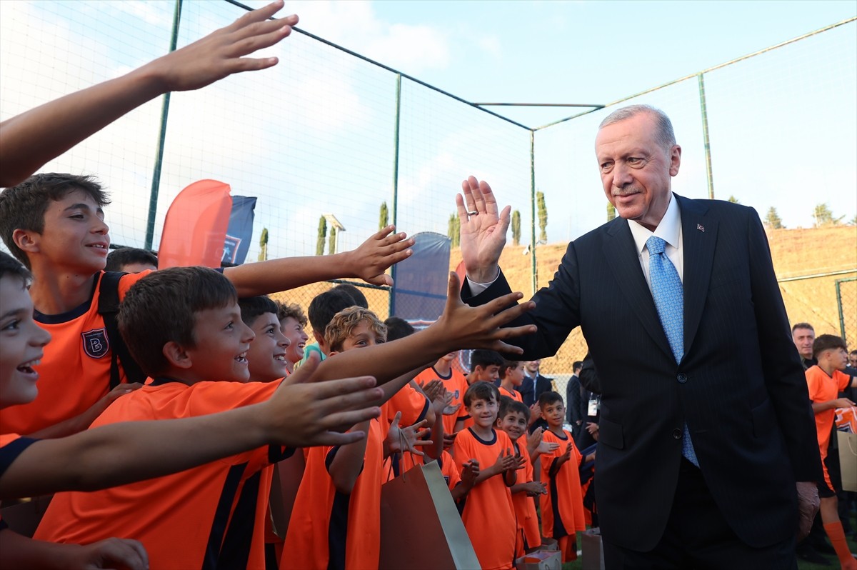 Cumhurbaşkanı Recep Tayyip Erdoğan, "Geleceğin Yıldızları Başakşehir’de Parlıyor" mottosuyla inşa...