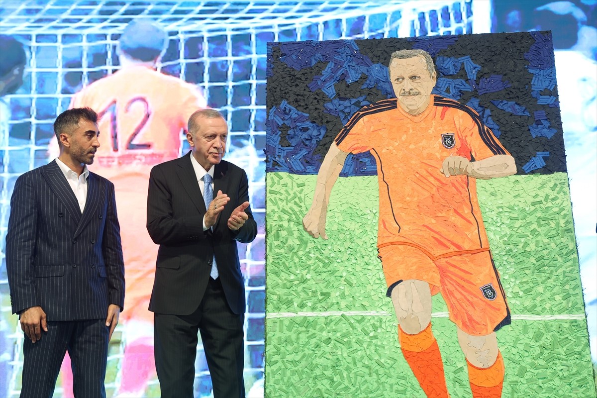 Cumhurbaşkanı Recep Tayyip Erdoğan, "Geleceğin Yıldızları Başakşehir’de Parlıyor" mottosuyla inşa...