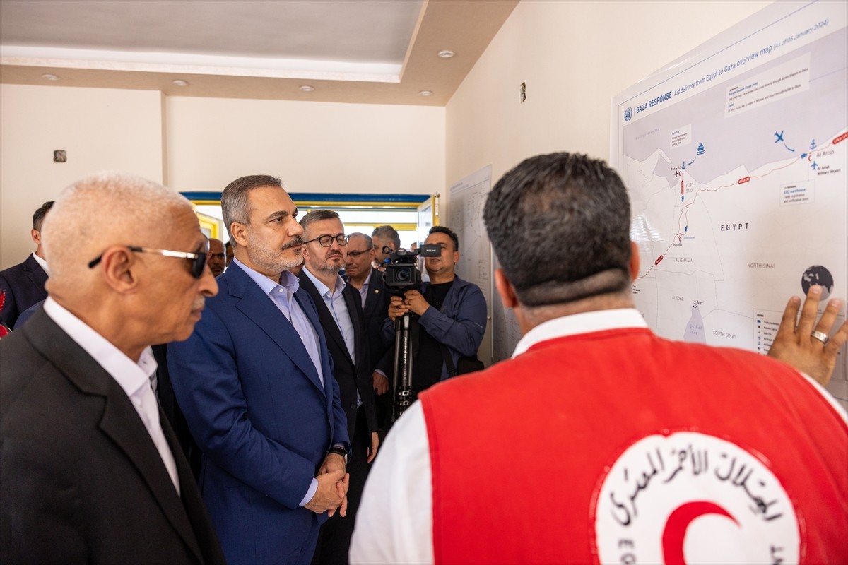 Dışişleri Bakanı Hakan Fidan, Mısır Dışişleri Bakanı Bedir Abdulati'nin daveti üzerine gittiği...