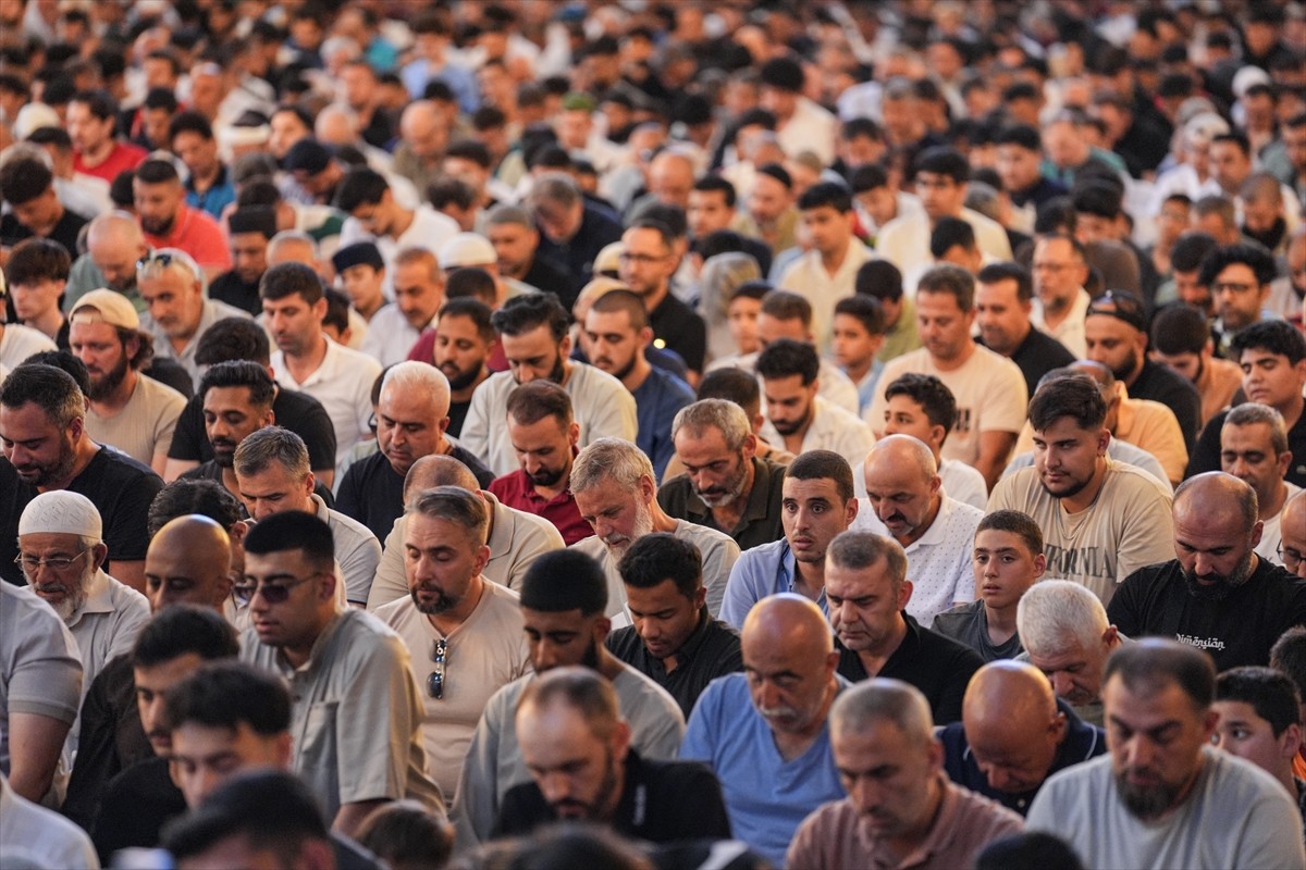  Diyanet İşleri Başkanı Prof. Dr. Ali Erbaş, Ayasofya-i Kebir Cami-i Şerifi'nde cuma namazında...