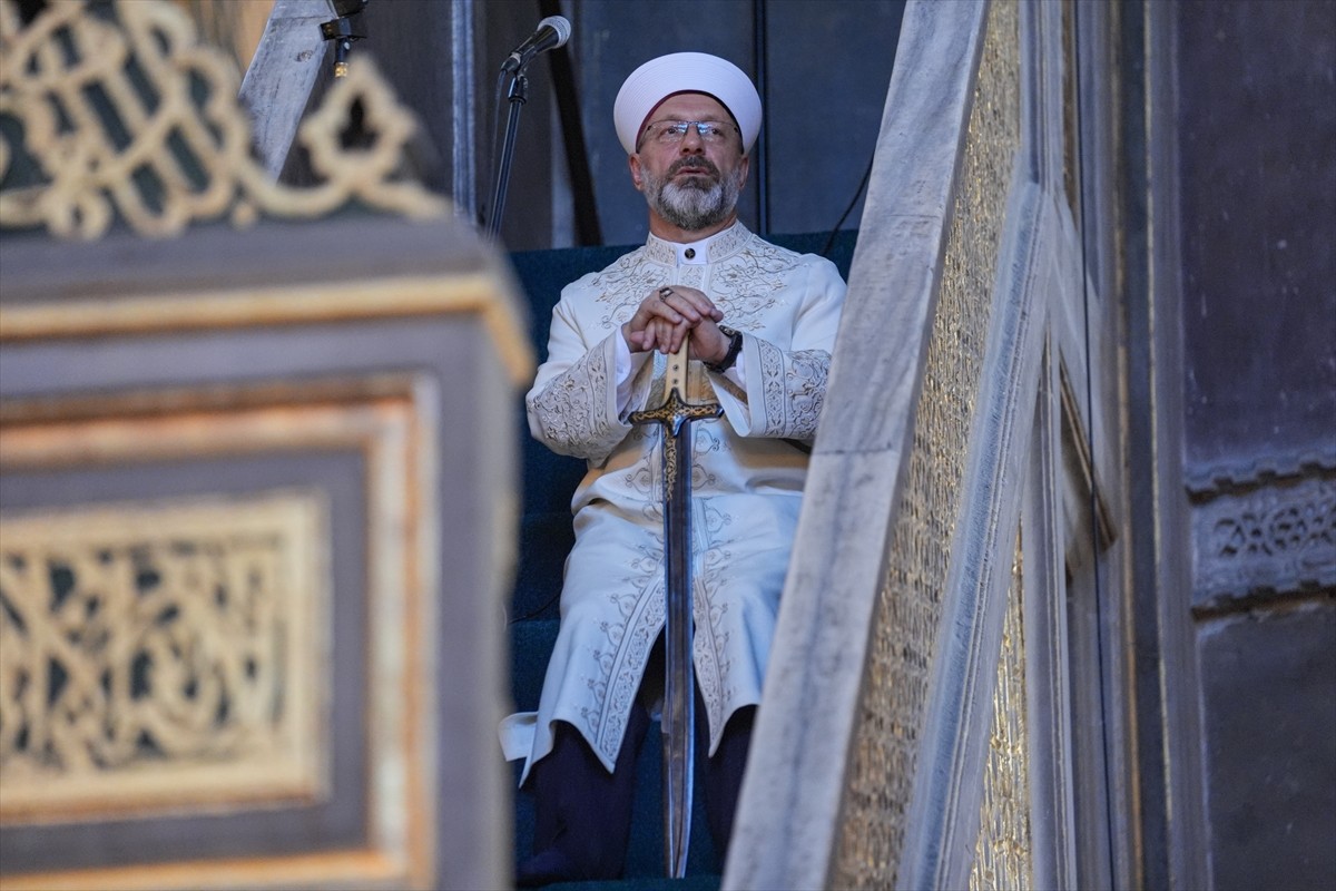 Diyanet İşleri Başkanı Prof. Dr. Ali Erbaş, Ayasofya-i Kebir Cami-i Şerifi'nde cuma namazında...