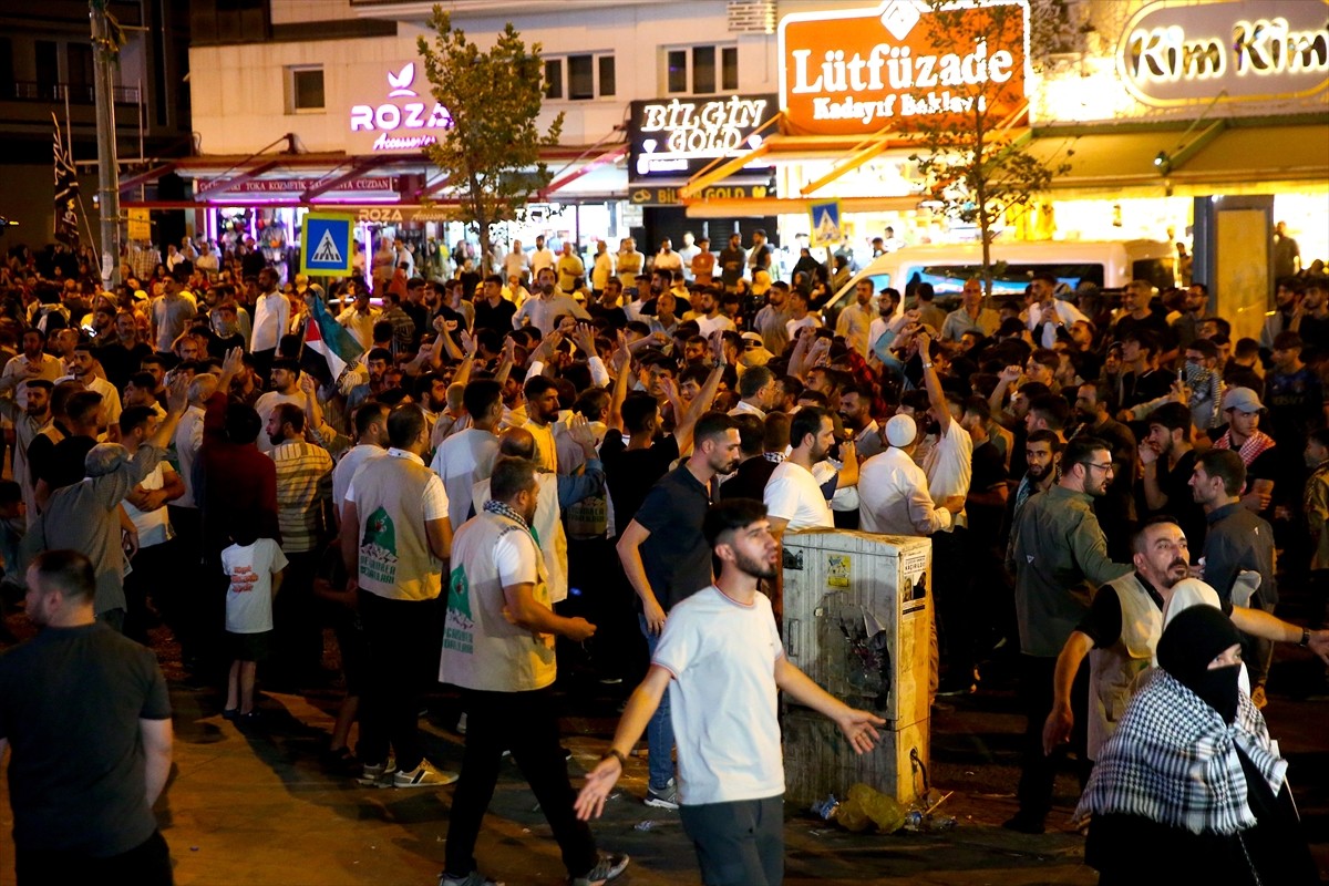 Diyarbakır'da, Hamas Siyasi Büro Başkanı İsmail Heniyye'nin suikasta uğraması ve İsrail'in...