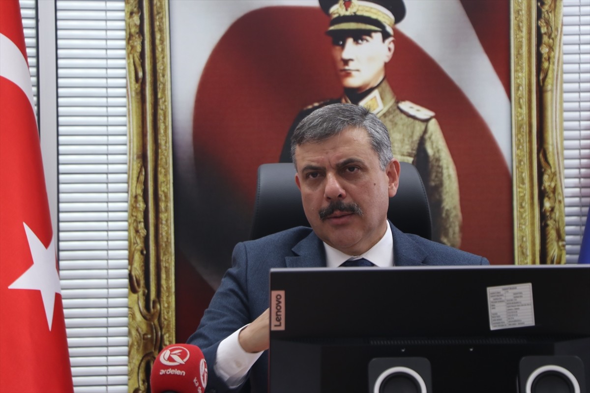 Erzurum Valisi Mustafa Çiftçi, İl Jandarma Komutanlığı Toplantı Salonu'nda düzenlediği "Asayiş ve...