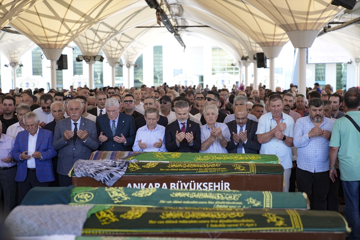 Eski bakanlardan Abdüllatif Şener'in oğlu Bedirhan Şener'in silahla vurarak öldürdüğü anneannesi...