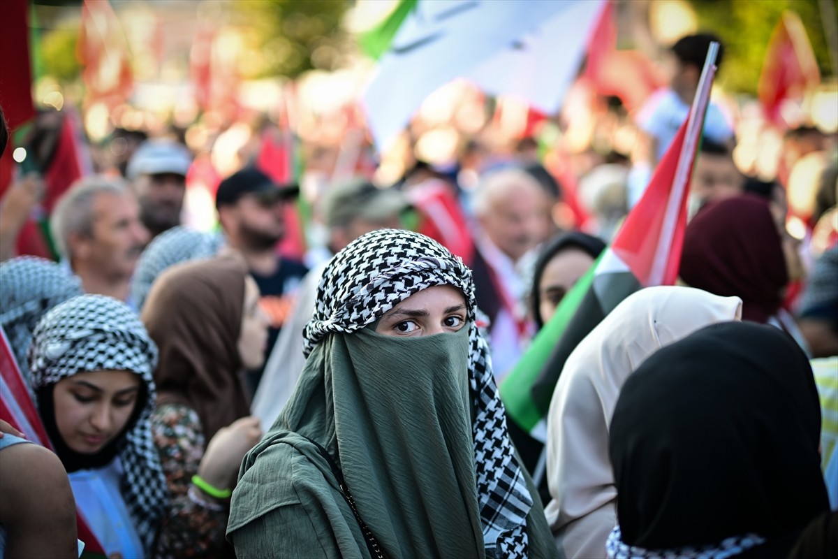 Filistin'e Destek Platformu öncülüğünde düzenlenen "Şehit Heniyye'den son çağrı" etkinliği için...