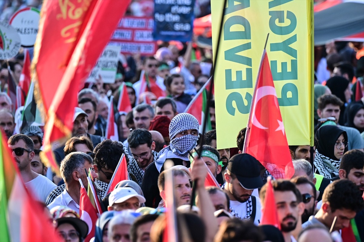 Filistin'e Destek Platformu öncülüğünde düzenlenen "Şehit Heniyye'den son çağrı" etkinliği için...