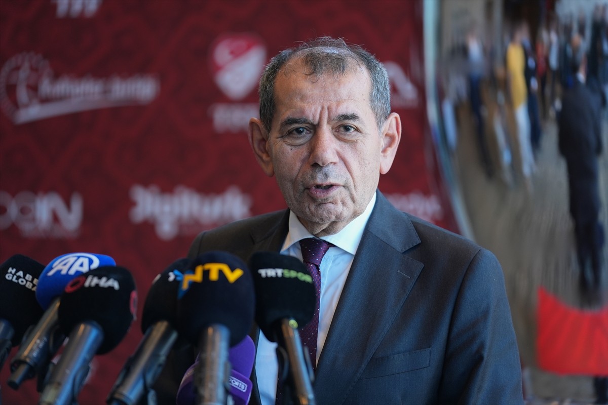 Galatasaray Kulübü Başkanı Dursun Özbek, Türkiye Futbol Federasyonu (TFF) ile beIN Medya Grup...