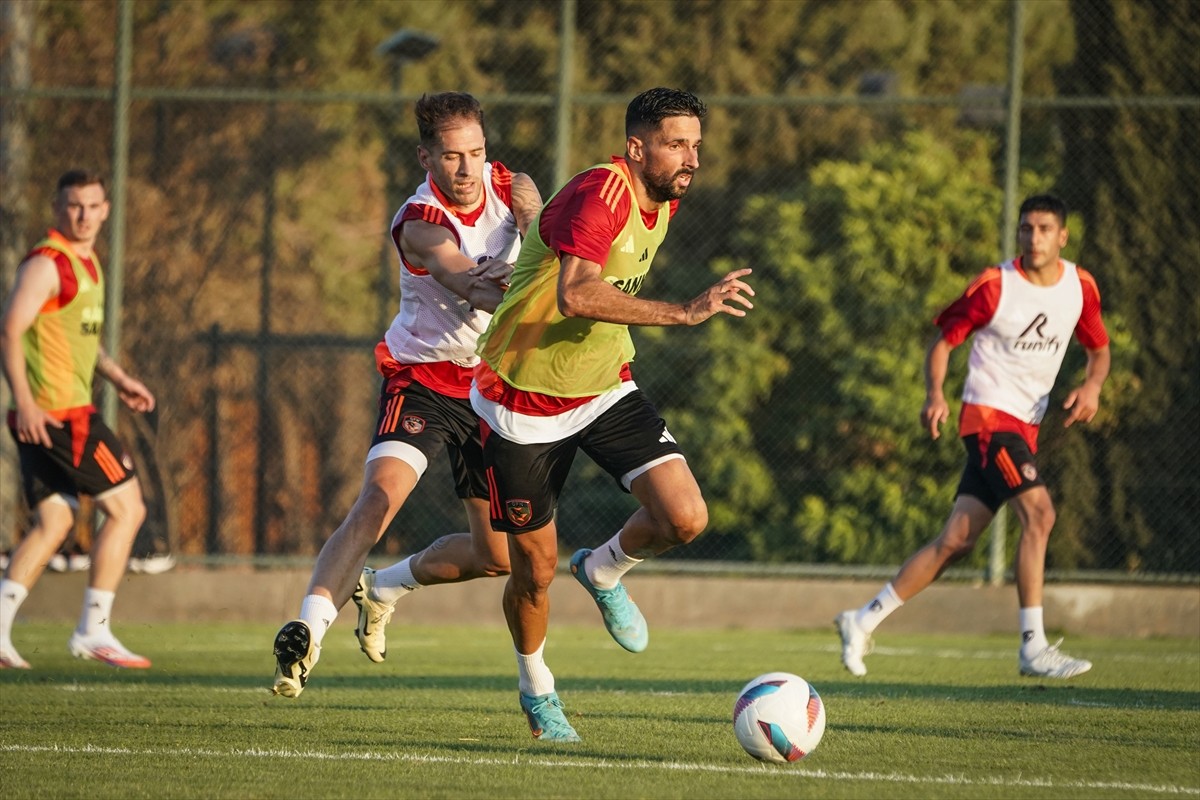 Gaziantep FK, Trendyol Süper Lig'in ilk haftasında deplasmanda Sipay Bodrum FK ile yapacağı maçın...