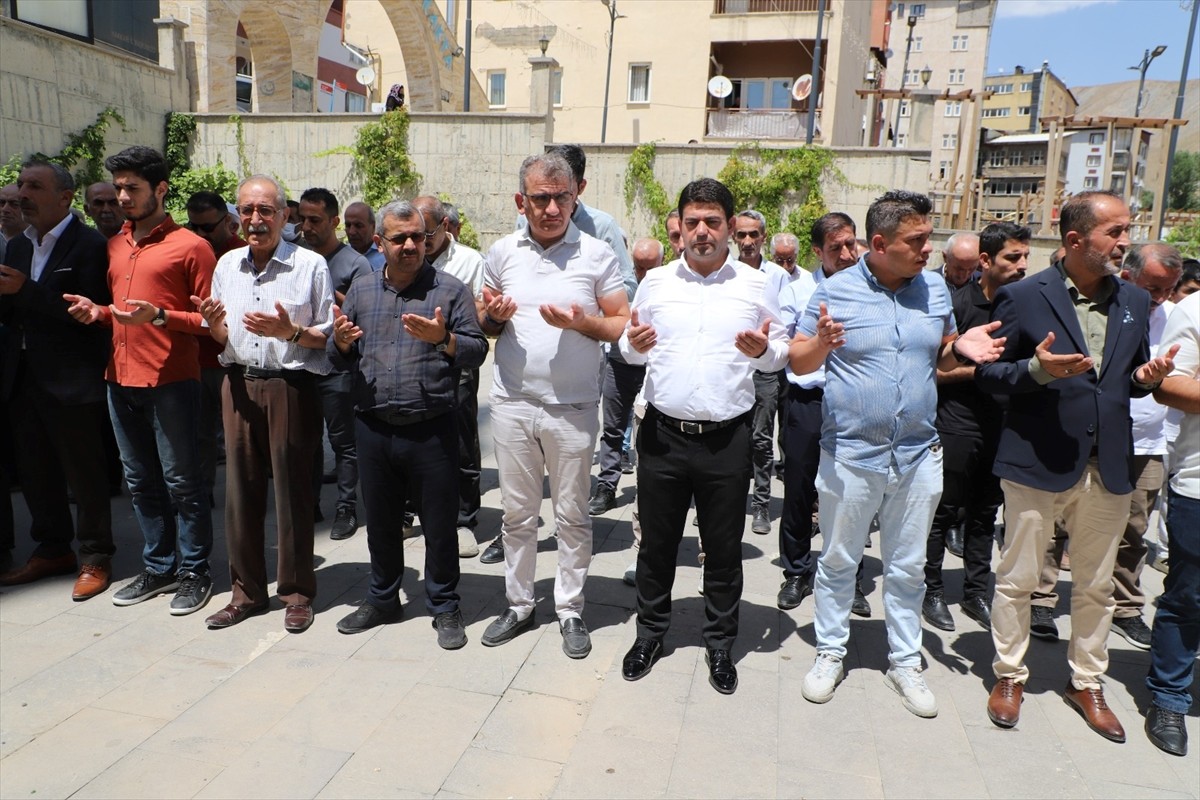 Hakkari'de, İran'ın başkenti Tahran'da suikasta uğrayan Hamas Siyasi Büro Başkanı İsmail Heniyye...