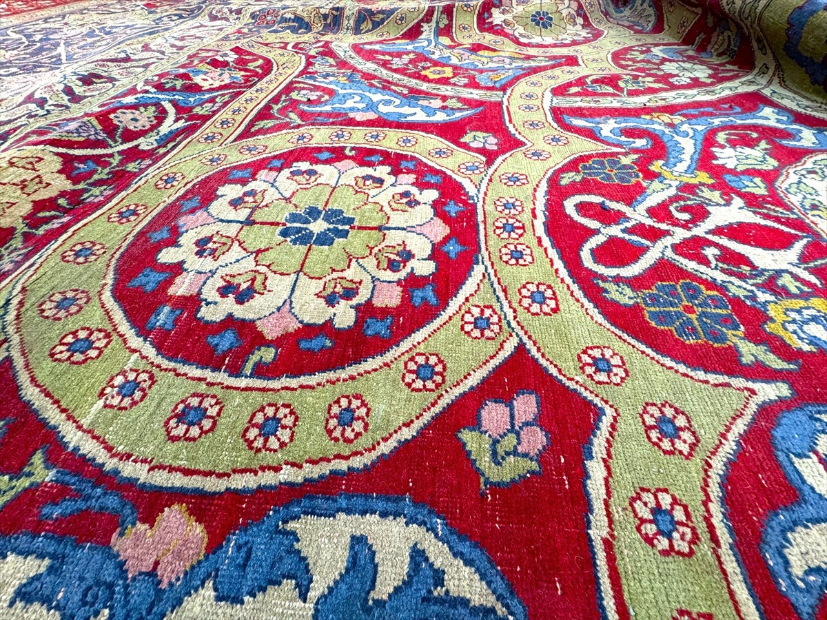 Hollanda'nın Lahey kentinde Uluslararası Adalet Divanı olarak hizmet veren Barış Sarayı'na Osmanlı...