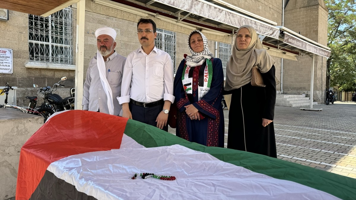 İran'ın başkenti Tahran'da suikasta uğrayan Hamas Siyasi Büro Başkanı İsmail Heniyye için Burdur...