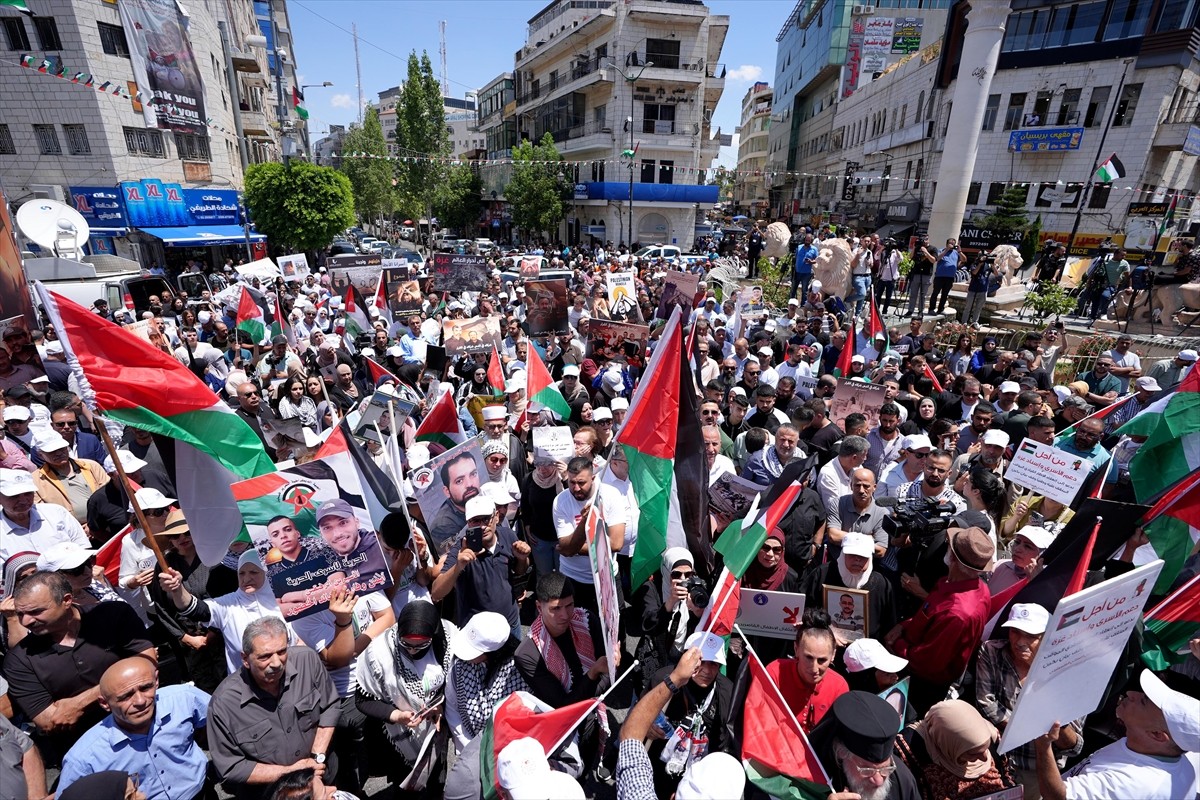 İşgal alındaki Batı Şeria'da "Gazze'ye ve İsrail Hapishanelerindeki Esirlere Destek" gösterileri...
