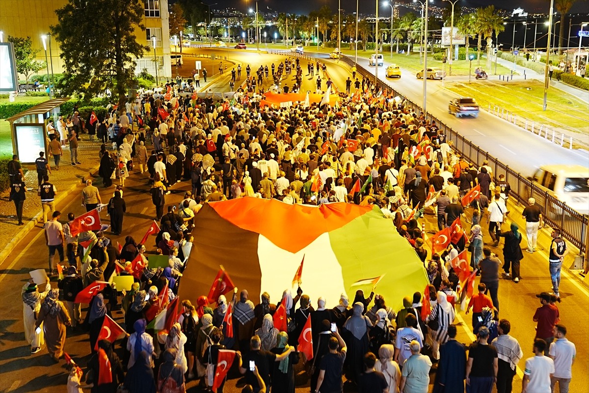 İzmir'de Hamas Siyasi Büro Başkanı İsmail Heniyye'nin İran'da suikasta uğraması ve İsrail'in...