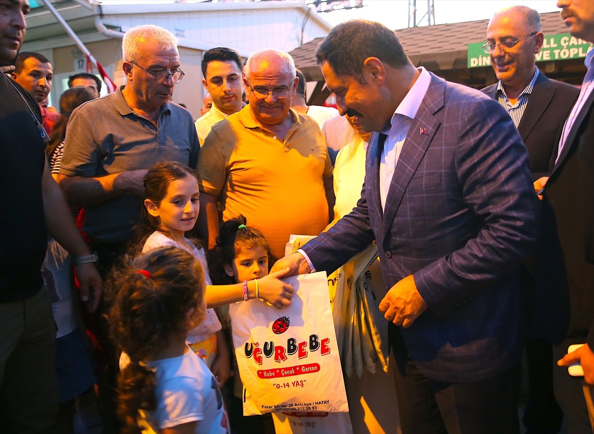 Kahramanmaraş merkezli 6 Şubat 2023'teki depremlerden etkilenen Hatay'da prefabrik çarşı esnafı...