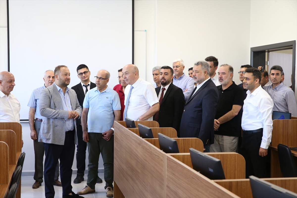 Kahramanmaraş Sütçü İmam Üniversitesi (KSÜ) Sosyal Bilimler Meslek Yüksekokulu'na bir hayırseverin...