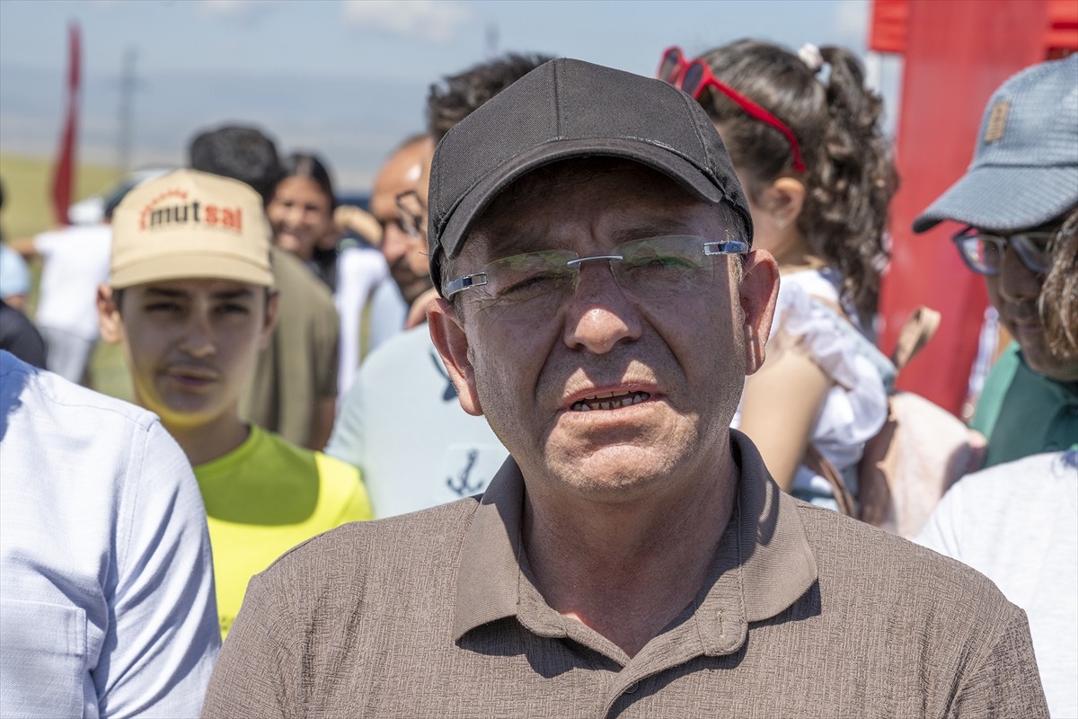 Kars'ta, Büyük Selçuklu Devleti hükümdarı Sultan Alparslan'ın 16 Ağustos 1064'te Ani'yi fethinin...