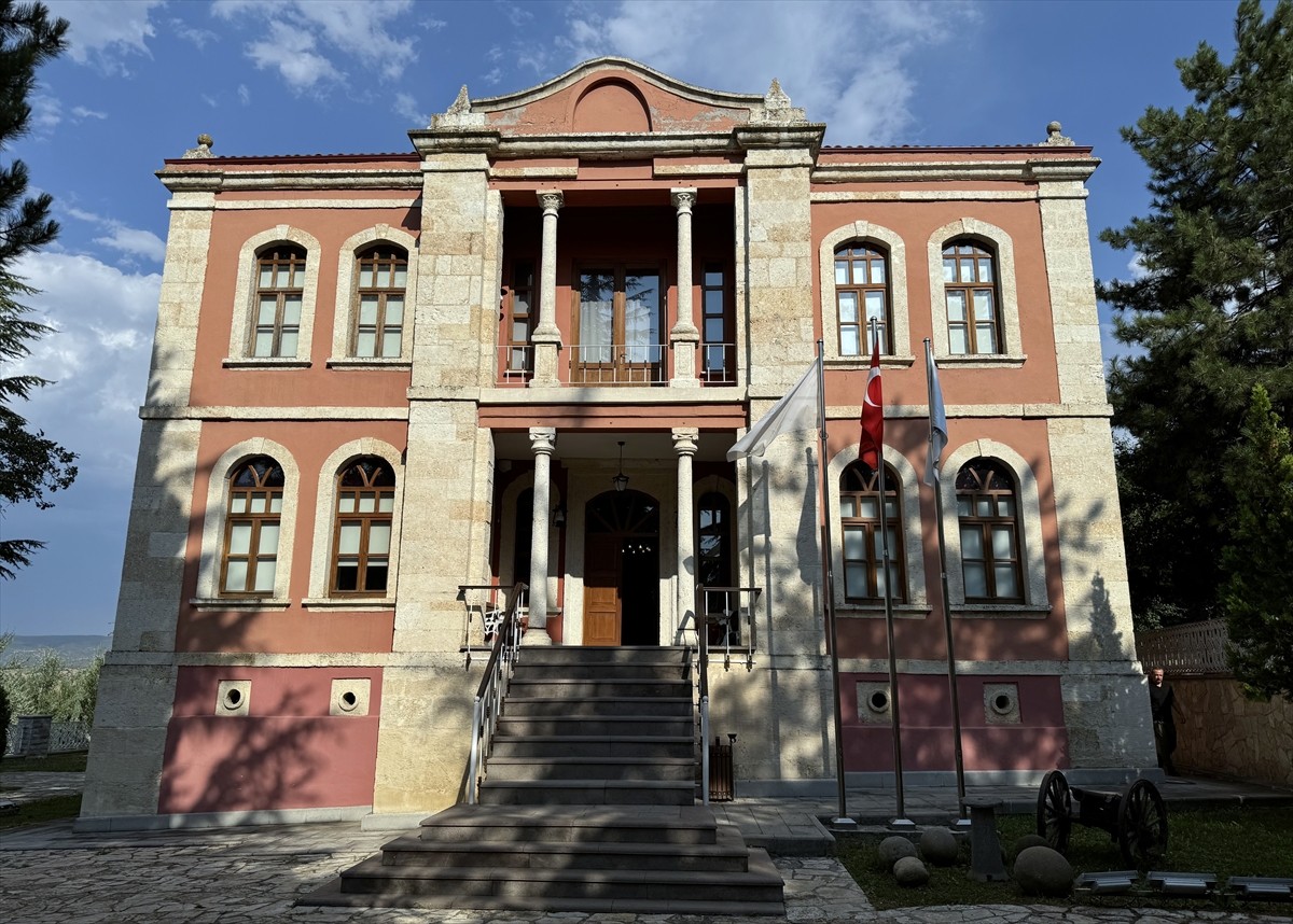 Kastamonu'nun Taşköprü ilçesinde 1927 yılında yaşanan yangının ardından, yüzde 70'i zarar gören...