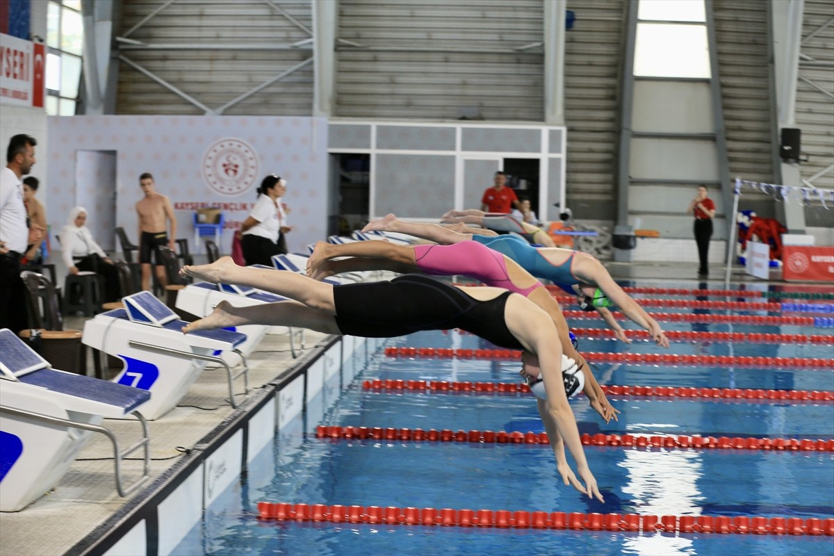 Kayseri'de sağlıklı bireylerin yetişmesi hedefiyle yapılan spor tesisi yatırımları, kulüp ve...