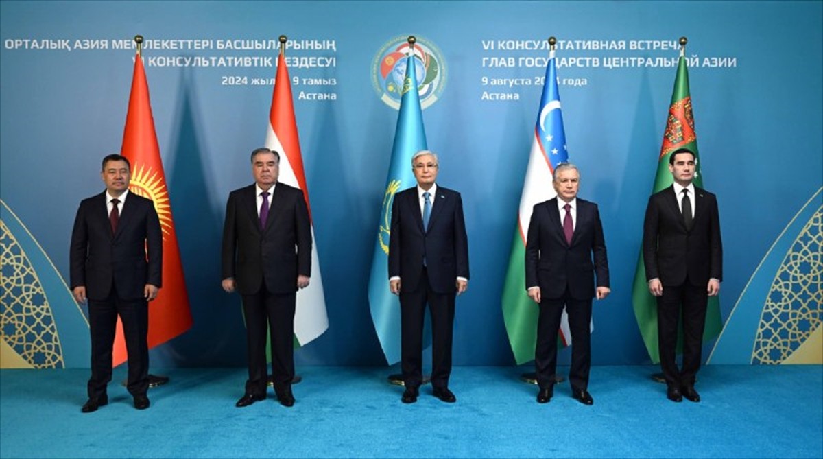 Kazakistan'ın başkenti Astana'da, Kazakistan, Kırgızistan, Özbekistan, Türkmenistan, Tacikistan ve...