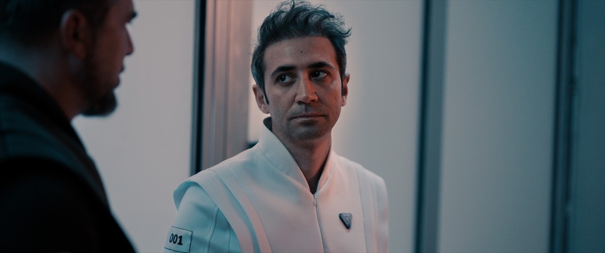 Komedi unsurlarıyla işlenmiş fantastik bir geleceği seyircilerle buluşturacak "Dünya Varmış"...