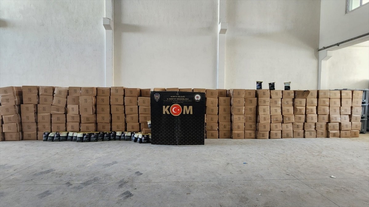 Konya'da düzenlenen kaçakçılık operasyonlarında 19 şüpheli gözaltına alındı. Yapılan aramalarda...